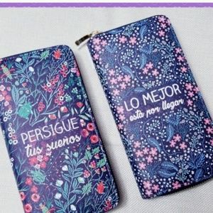 Wallets with motivational messages in Spanish